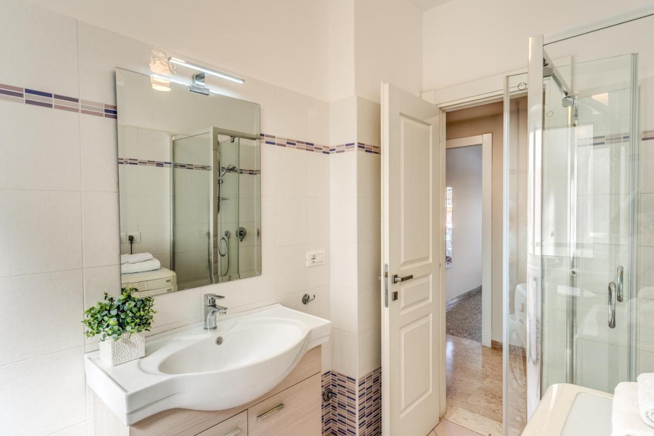 Holydom71 Apartment Рим Екстериор снимка