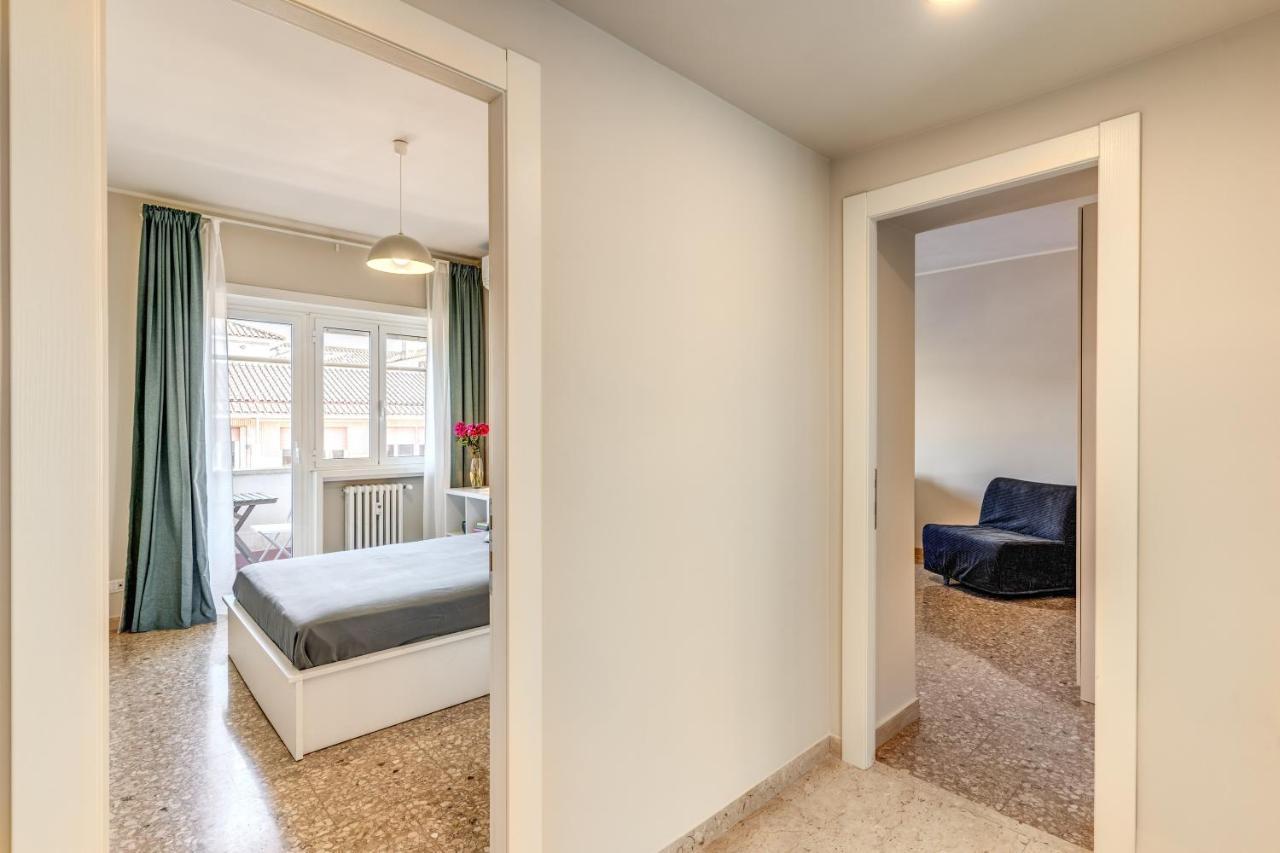 Holydom71 Apartment Рим Екстериор снимка
